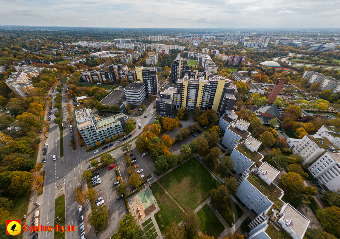 13.10.2022 - Marx-Zenrtum am Karl-Marx-Ring in Neuperlach